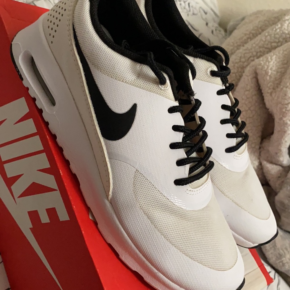 Nike air max Sneakers thea - Size 6.5 - Picture 3 of 4